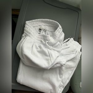 Sweatpants from Abercrombie & fitch! White. XXS. Barely worn.